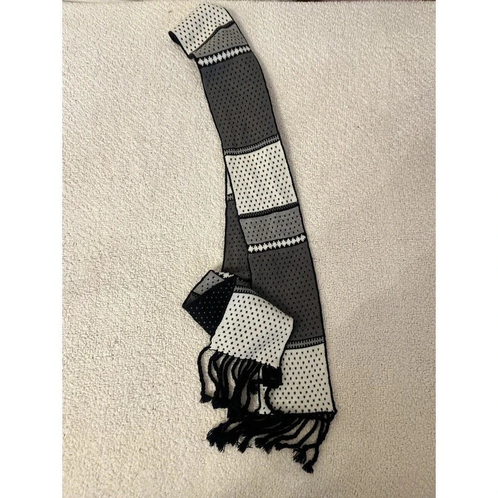 V.‎ Fraas Scarf Knit Tassel Boho Retro Geometric Black White Winter Accessory